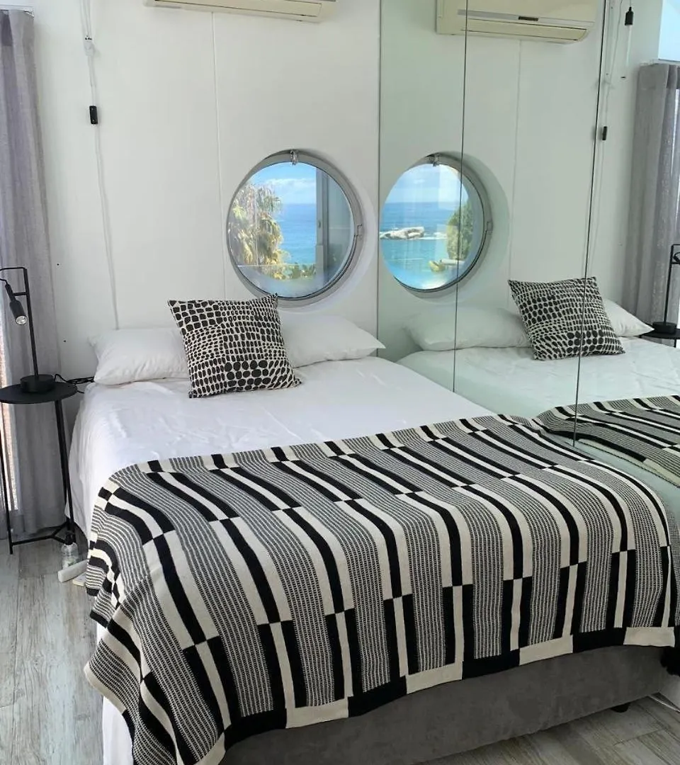 3 Bedroom Luxurious Apartment In Clifton Κέιπ Τάουν